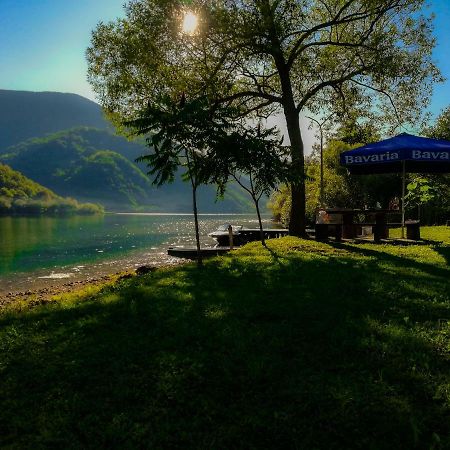 ホテルLake House Krndija ヤイツェ エクステリア 写真